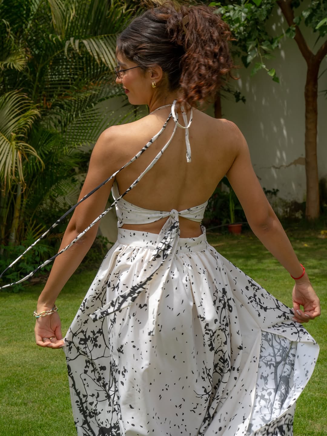 “Living in your summer dreams, dressed like a daydream.” (2)